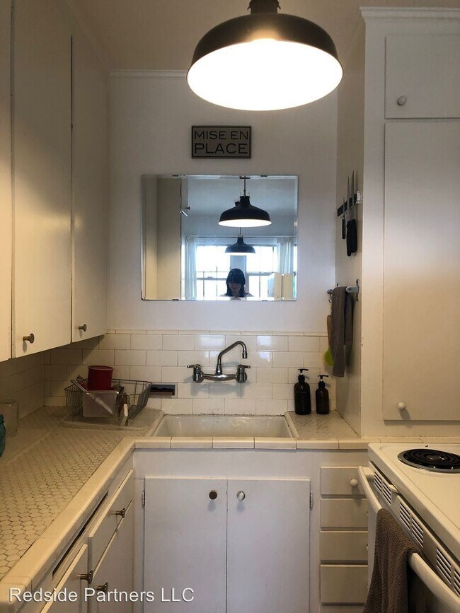 Foto del edificio - 2250 Bonair Pl SW