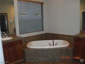 Building Photo - 9 Holston Hills Rd