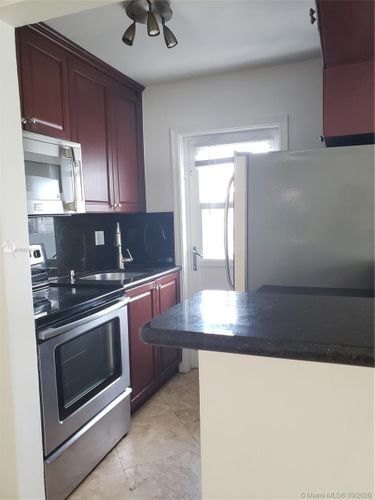 Foto del edificio - 2185 NE 123rd St