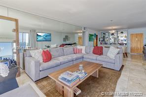 Foto del edificio - 770 NE 69th St