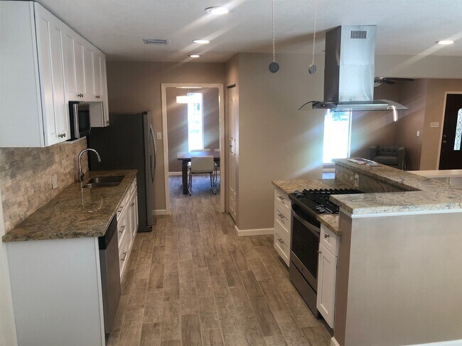 Building Photo - 25610 Spring Ridge Dr