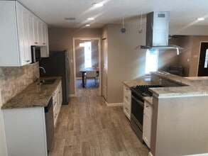 Building Photo - 25610 Spring Ridge Dr