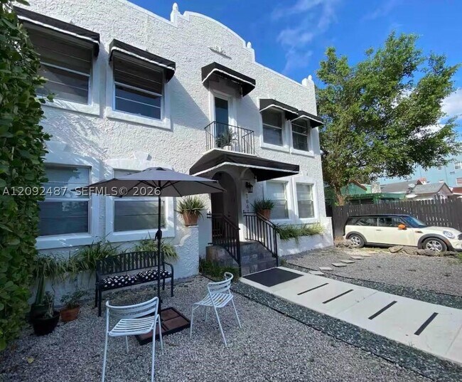 Foto del edificio - 1661 SW 13th St