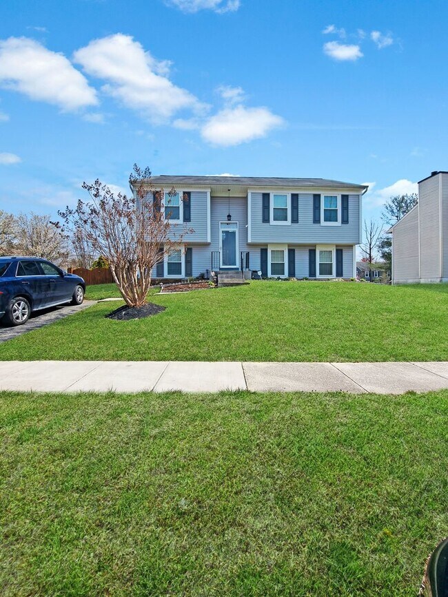 Building Photo - Spacious 2 Level SFH in Bowie with Modern ...