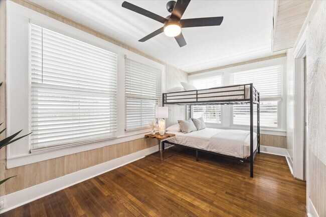 Foto del edificio - 3828 Seawall Blvd