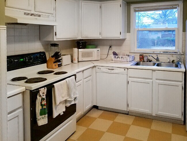 Foto del edificio - 2031 Tecumseh Rd