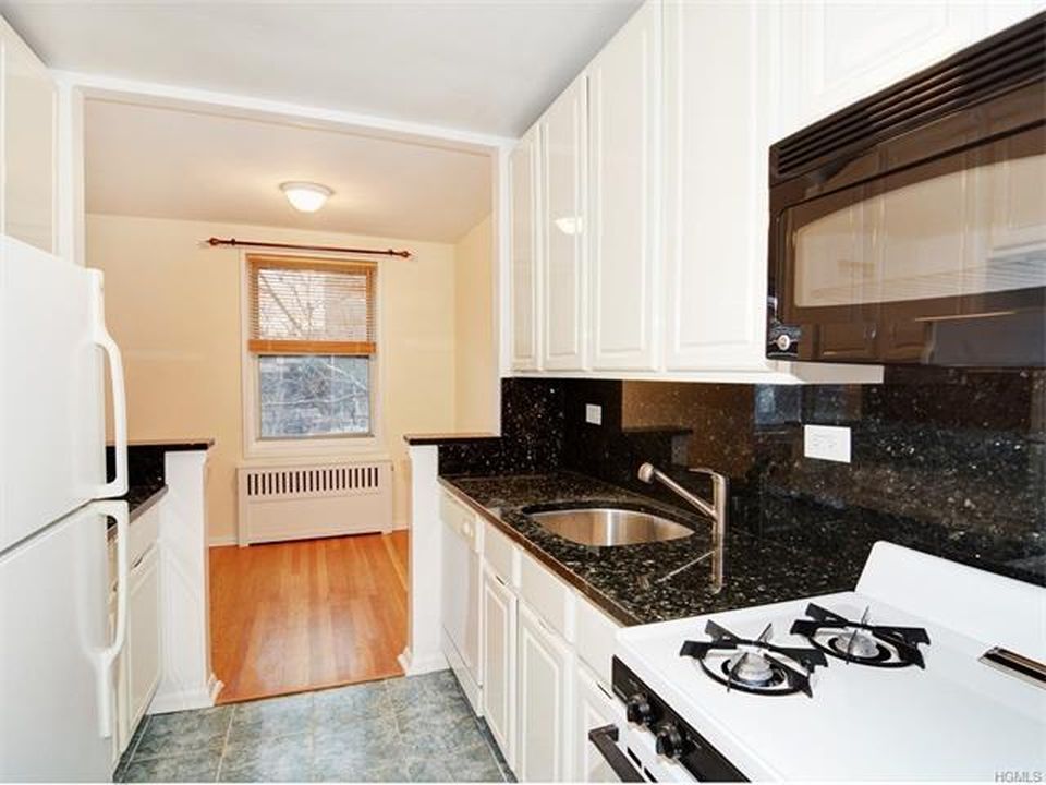 Primary Photo - 3636 Fieldston Rd