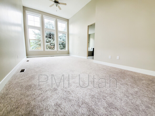 Building Photo - 268 E Sandy Sage Way