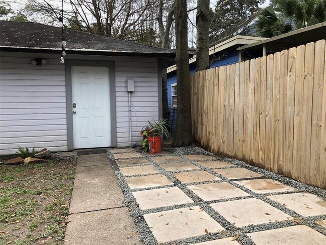 Building Photo - 904 Fugate St