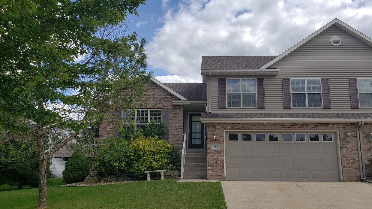 Primary Photo - 106 Maria Ln