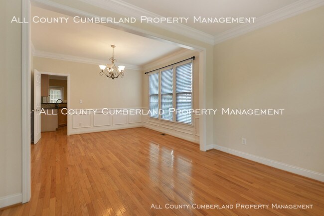 Building Photo - Beautiful Spacious Home 5 Bedrooms!