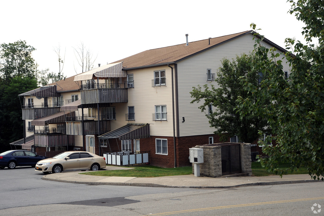 Shamrock Apartments Monroe