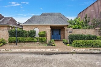 Building Photo - 627 Chadbourne Ct