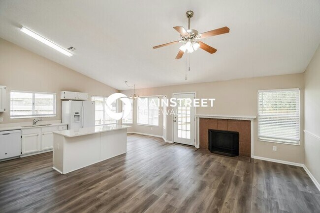 Foto del edificio - 3 Bedroom Pet-Friendly Home in JACKSONVILLE, FL with Main Street Renewal