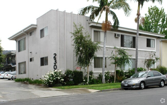 Edificio - 2303-2311 Merton Ave