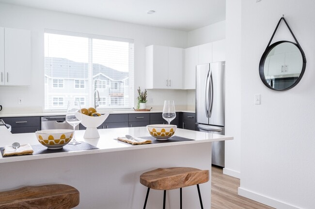Timberview Oregon City | 3 Bed Townhome Kitchen - Timberview Apartments