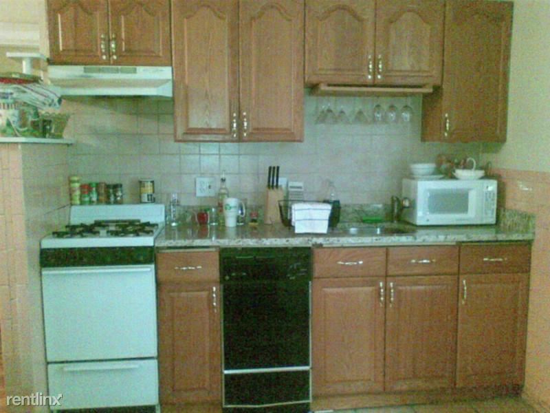 Primary Photo - 130 Warren St