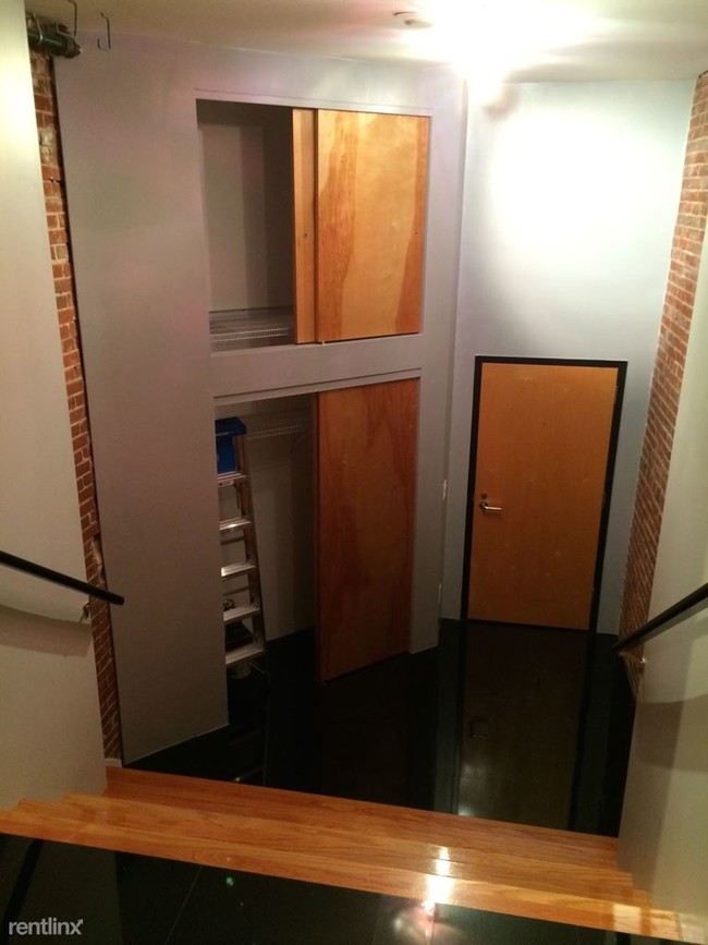 Building Photo - 2 br, 2 bath Condo - Barton Street Lofts 202