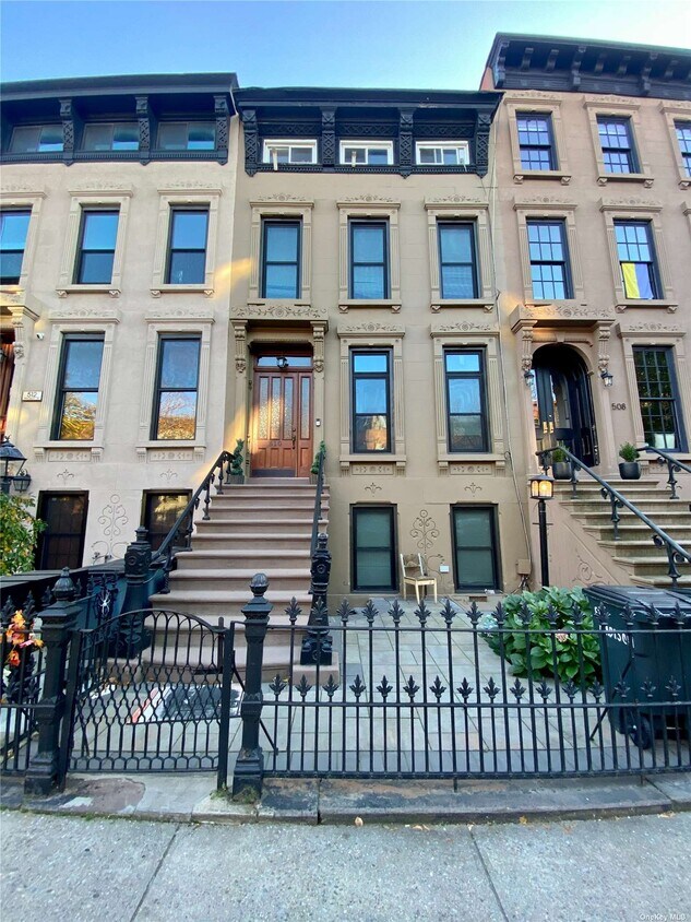 Primary Photo - 510 Madison St