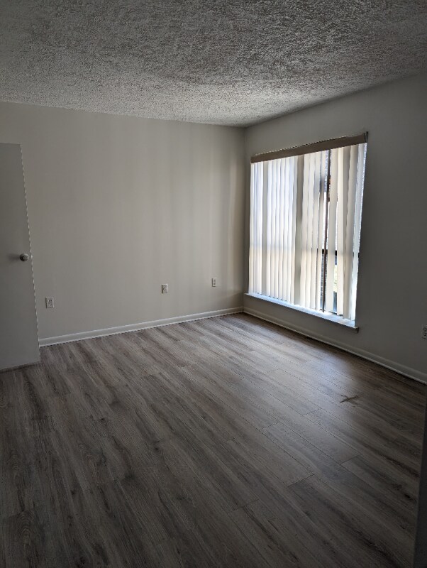 Foto del edificio - 17814 Buehler Rd