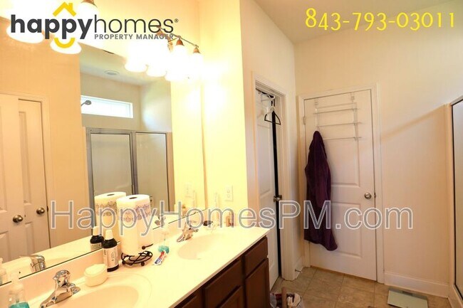 Foto del edificio - 350 Spectrum Rd