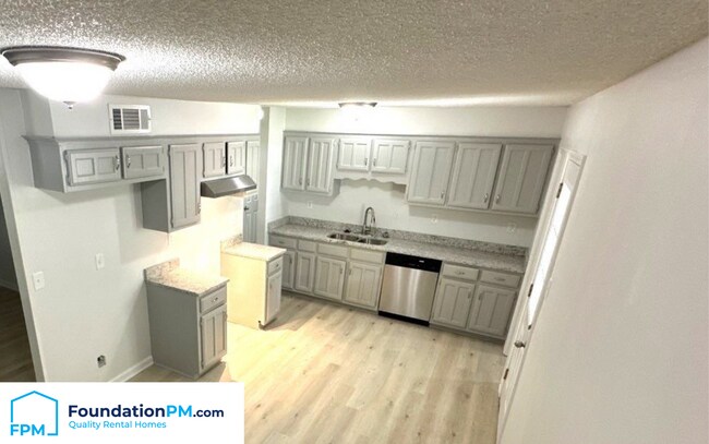 Building Photo - 4775 Royal Elm Cove