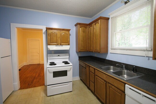 Building Photo - 338 Ebenezer Ave