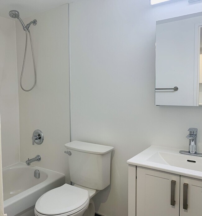 Photo du bâtiment - 407-230 Oak St