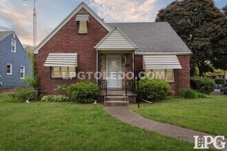 Building Photo - 3132 Mulberry St
