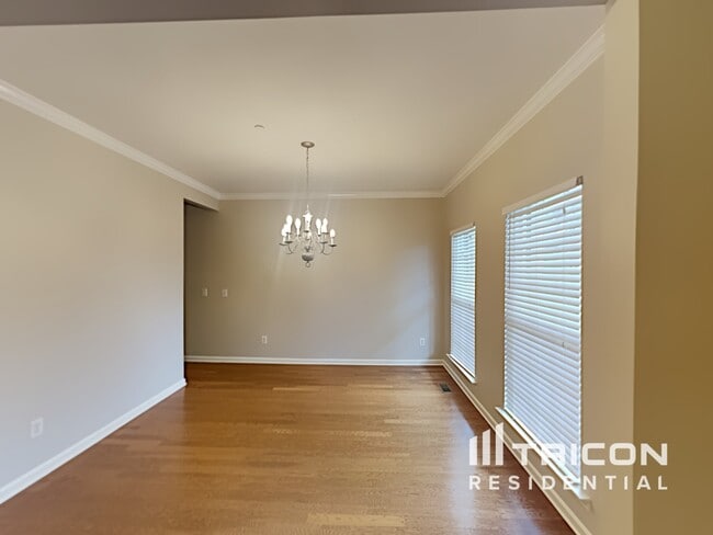 Building Photo - 4620 Van Leer Ct
