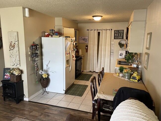 Building Photo - East County Estates Duplex- 407