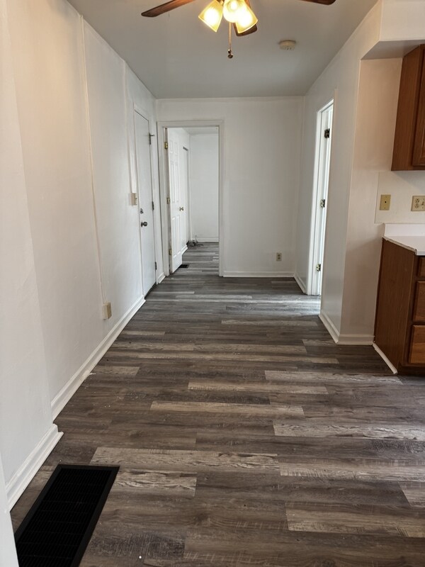 Foto del edificio - 246 Basswood Ave