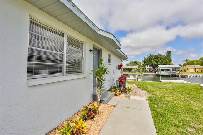 Building Photo - 1045 Apollo Beach Blvd