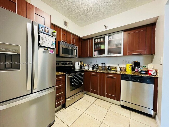 Foto del edificio - 3300 NE 191st St