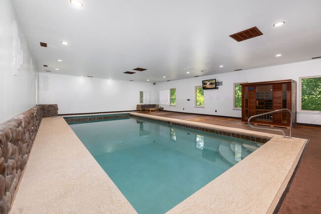 Foto del edificio - 4705 Spring Valley Rd