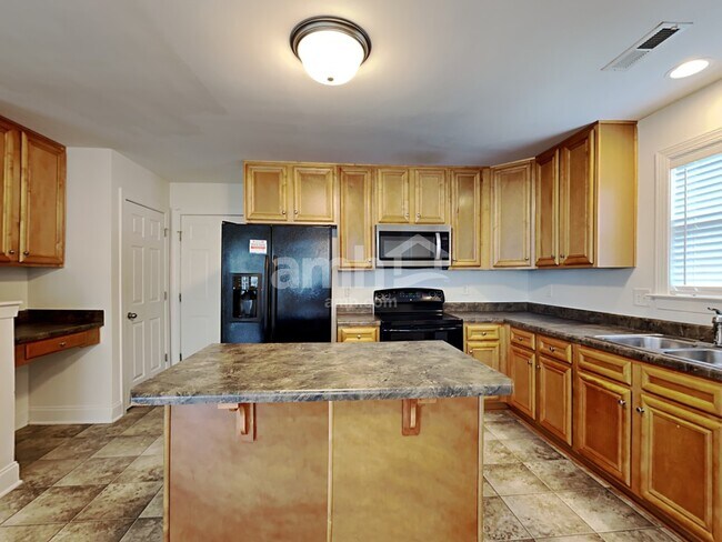 Building Photo - 438 Timber Meadow Lake