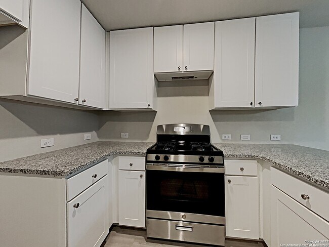 Foto del edificio - 5550 Basil Chase