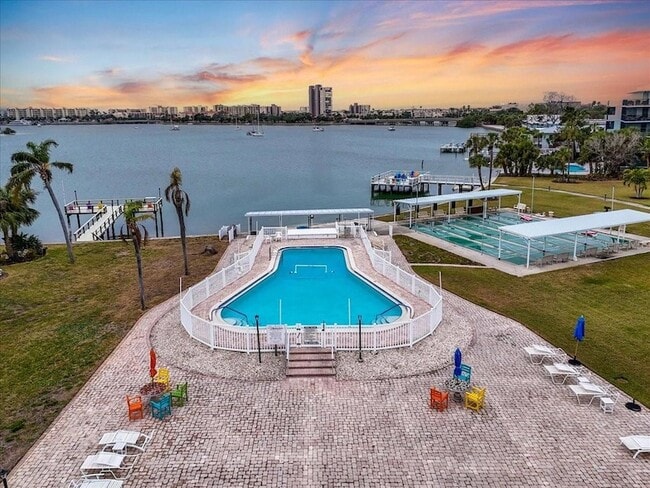 Photo - 1868 Shore Dr S Apartment