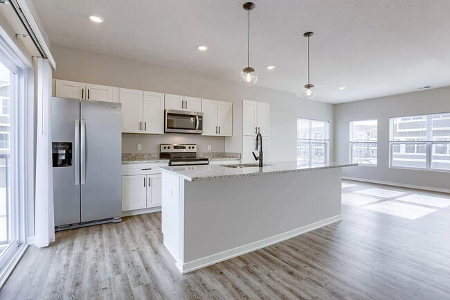 Building Photo - 20855 R Ct