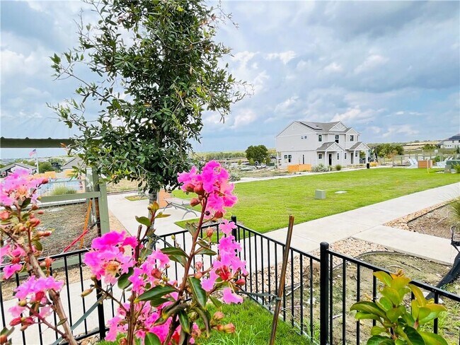 Building Photo - 16719 Radiant Dr