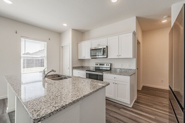 Foto del edificio - Like new 4 bedroom 2.5 bath in Villages of...