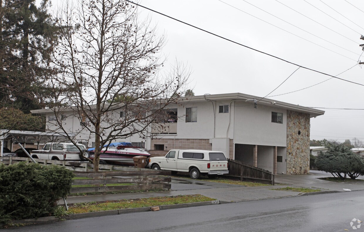 Building Photo - 1400-1412 Pueblo Ave
