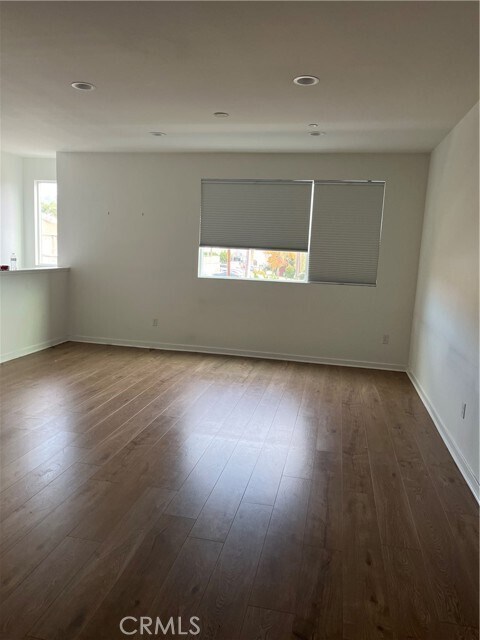 Foto del edificio - 1546 Chia Wy