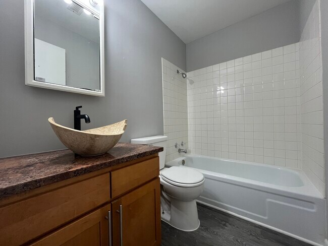 Foto del edificio - 101 Harbor Dr