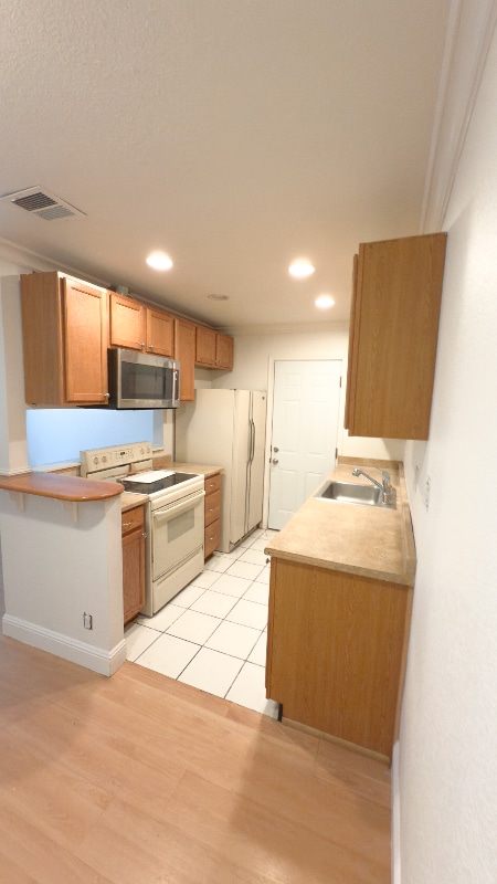 Building Photo - 1423 Del Rio Cir