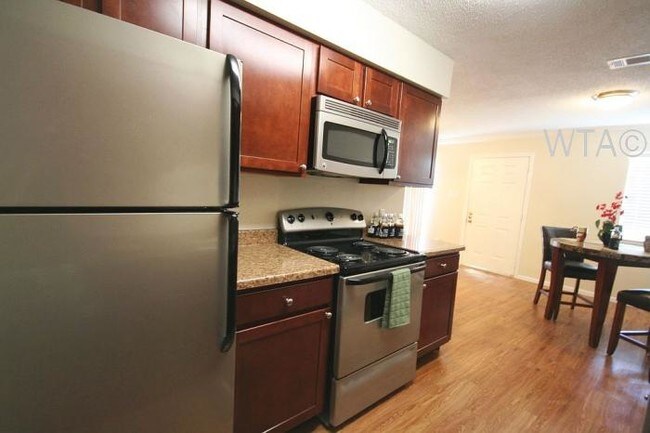 Building Photo - 2 bedroom in SAN MARCOS TX 78666