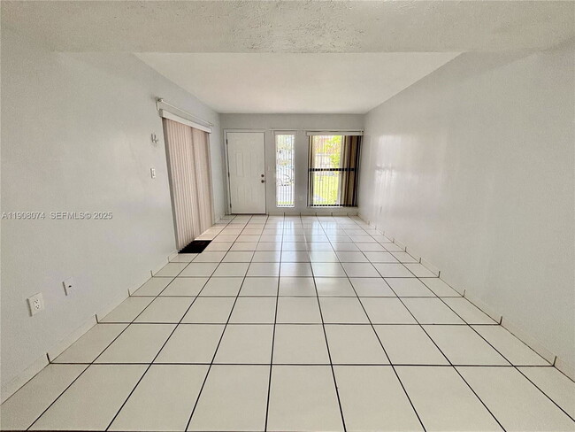 Foto del edificio - 11820 SW 80th St