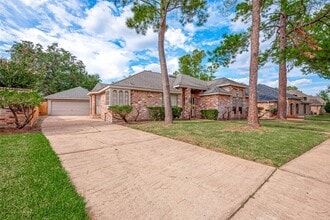 Building Photo - 14818 La Rana Dr