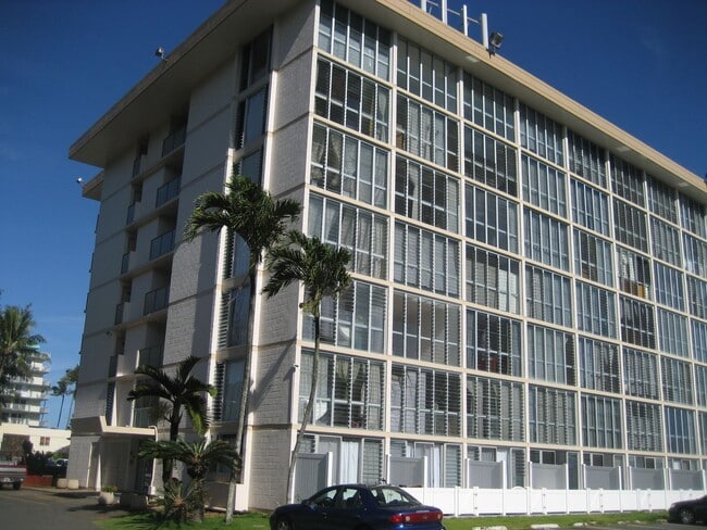 Building Photo - Upgraded Beachfront Studio Apartment in Hauula - Available for Rent