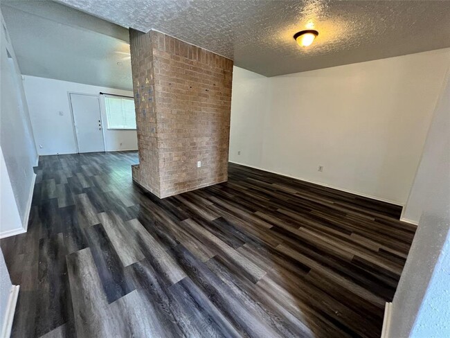 Building Photo - 5436 Parkridge Dr